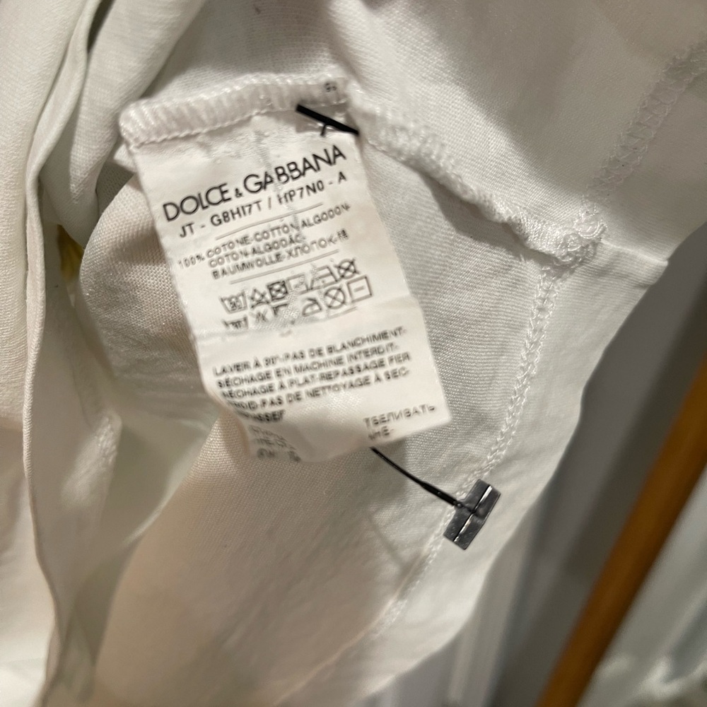 Dolce & Gabbana Cream Top with Artistic Motif - Picture 5 of 5